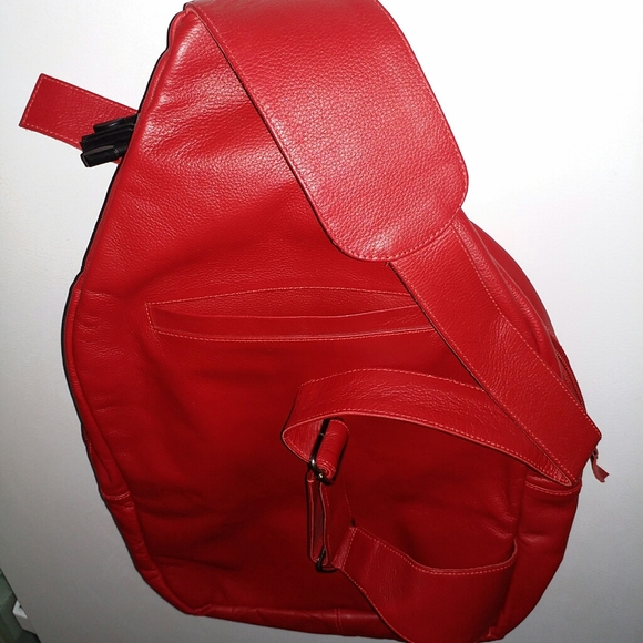 Backpack - Picture 2 of 8